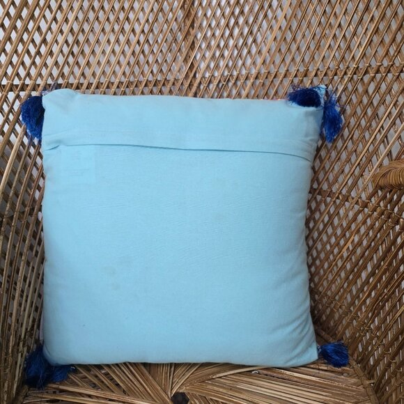 Seashell Coastal Throw Pillow With Blue Tassels & Seafoam Background 18" thrown - Picture 3 of 8